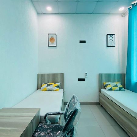 Abuzz Oxfordcaps Imperial Heights Mussoorie Dehradun Hostel Bagian luar foto