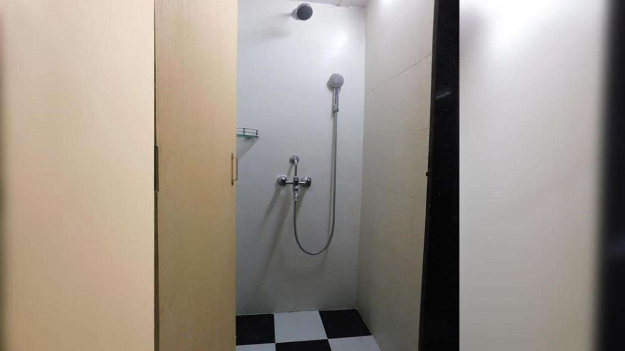 Abuzz Oxfordcaps Imperial Heights Mussoorie Dehradun Hostel Bagian luar foto
