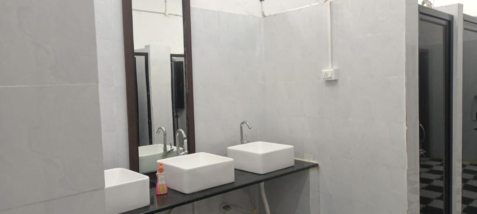 Abuzz Oxfordcaps Imperial Heights Mussoorie Dehradun Hostel Bagian luar foto
