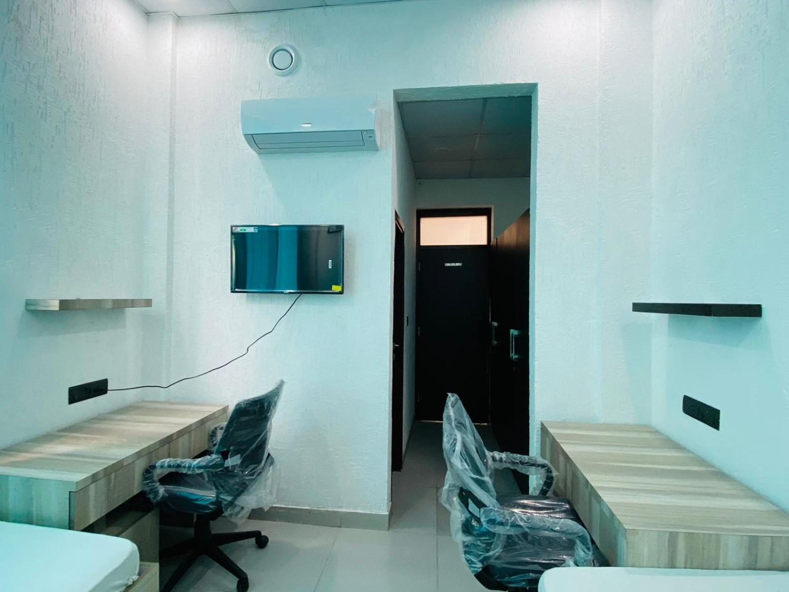 Abuzz Oxfordcaps Imperial Heights Mussoorie Dehradun Hostel Bagian luar foto